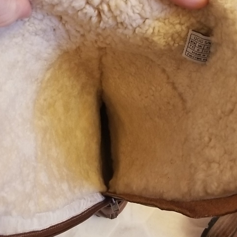 UGG camel shearling boots - Picture 7 of 12